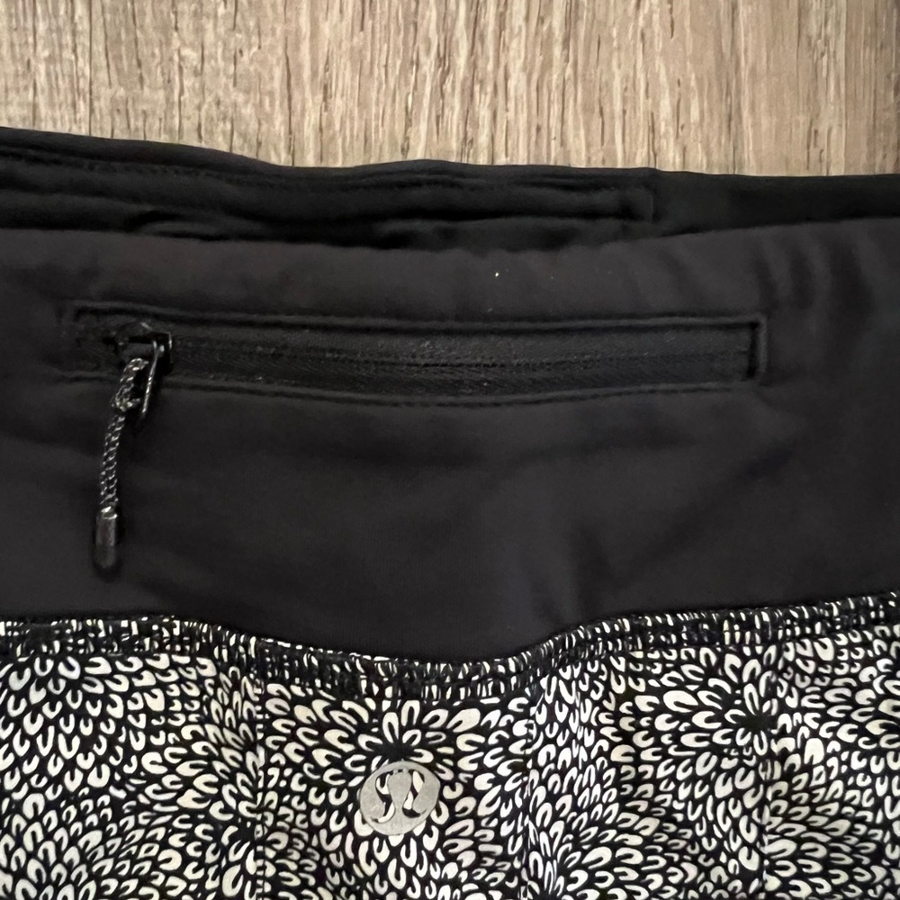 Lululemon Pace Setter Skirt *4-way Stretch Plush Petal Black Ghost / Black - Picture 9 of 9